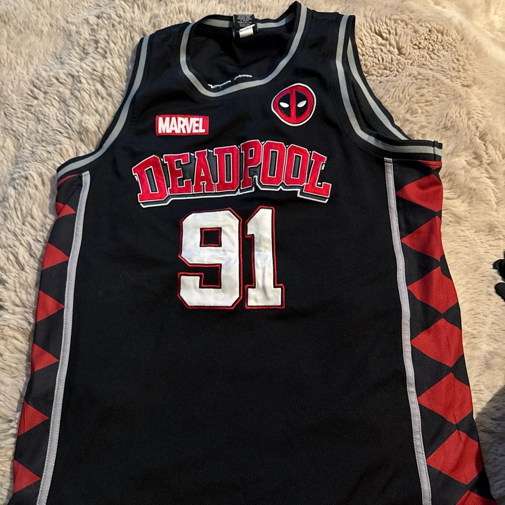 Deadpool Jersey SM size